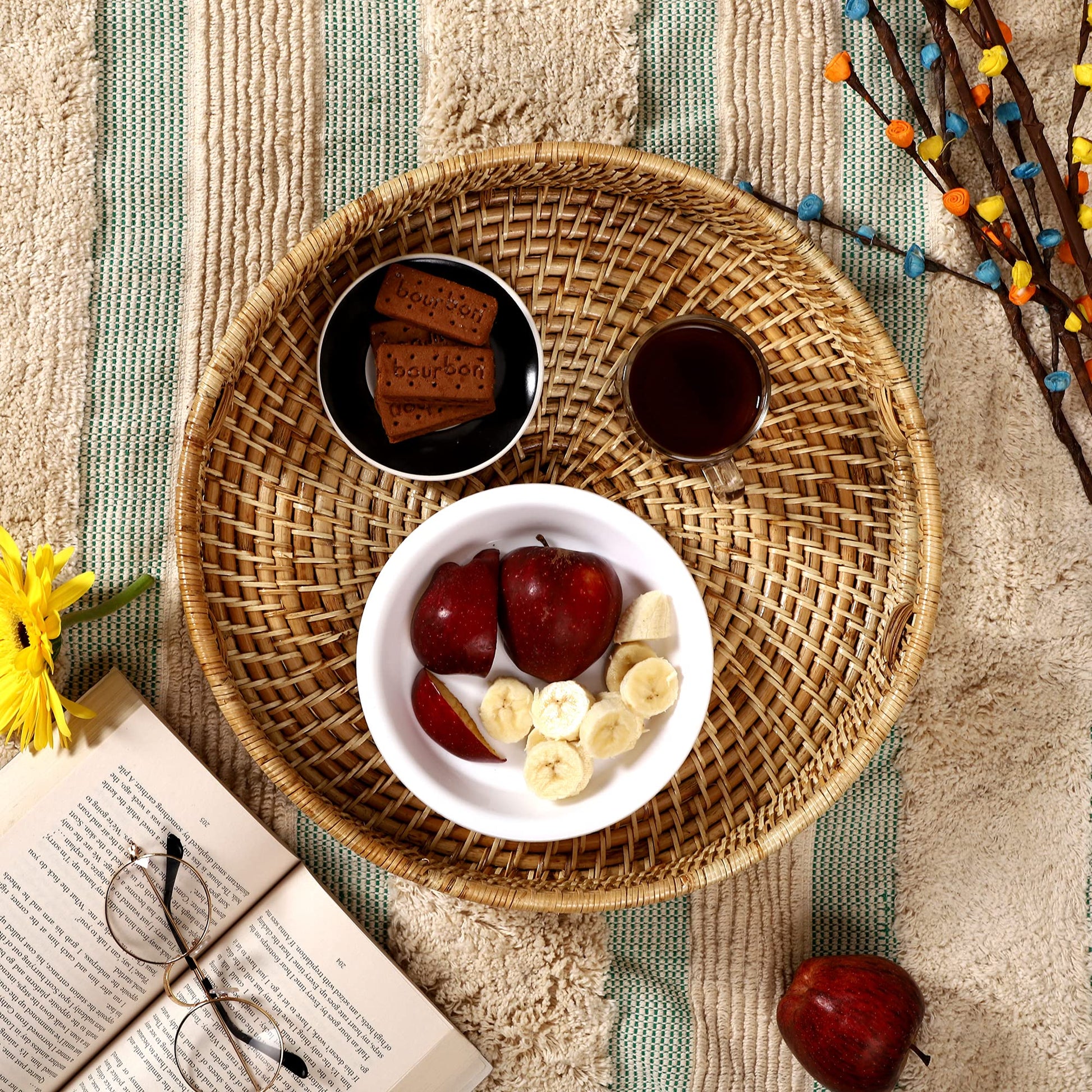 AKWAY Round Wicker Basket | Round Tray Wooden Serving Tray for Home | Serving Tray for Party Guests | Round Platter with Hand