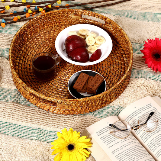 AKWAY Round Wicker Basket | Round Tray Wooden Serving Tray for Home | Serving Tray for Party Guests | Round Platter with Hand