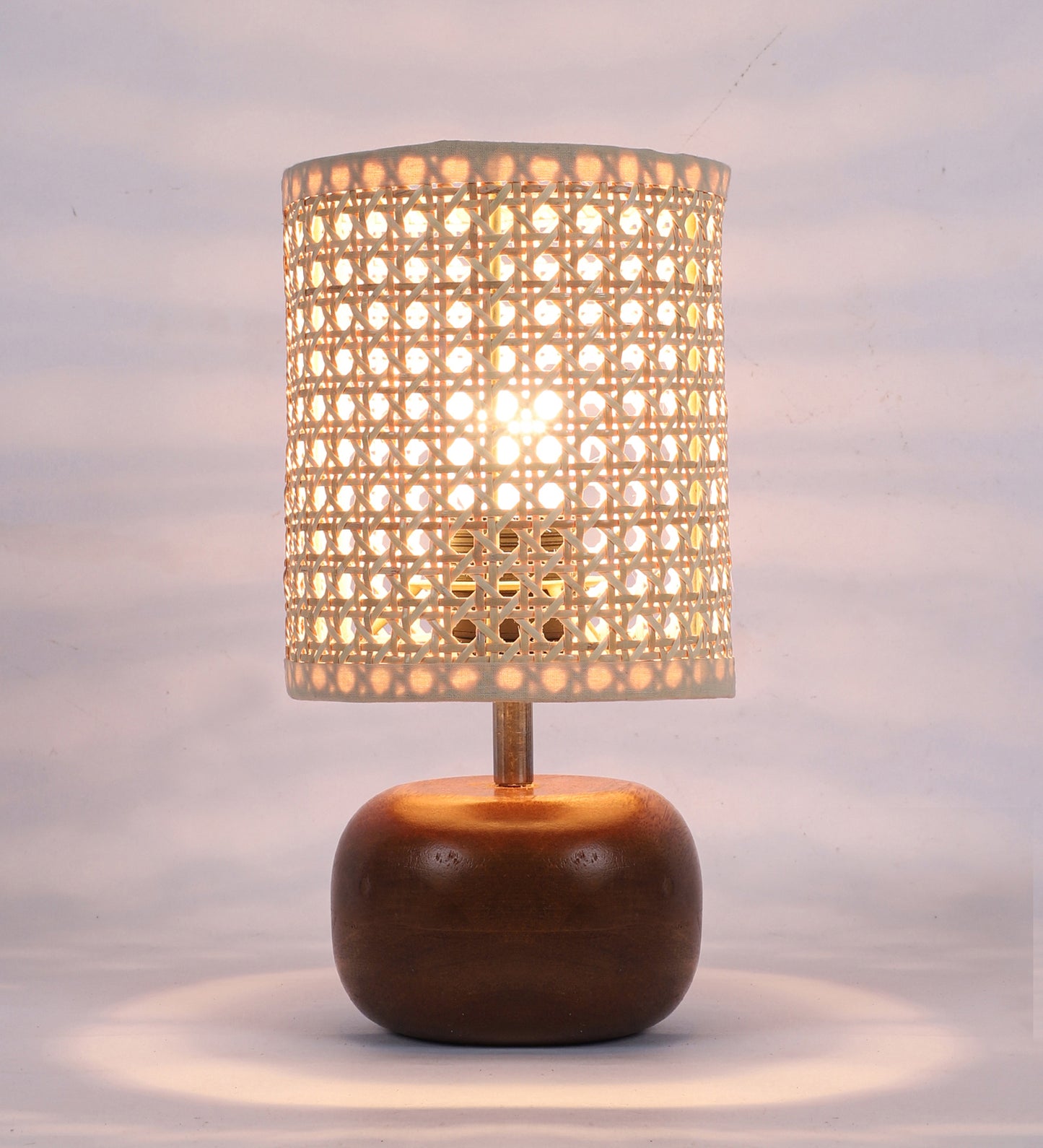 Handwoven Rattan Table Lamp for Cozy Home Décor - Beckett - Akway Lighting > Table Lamps (Image 1)