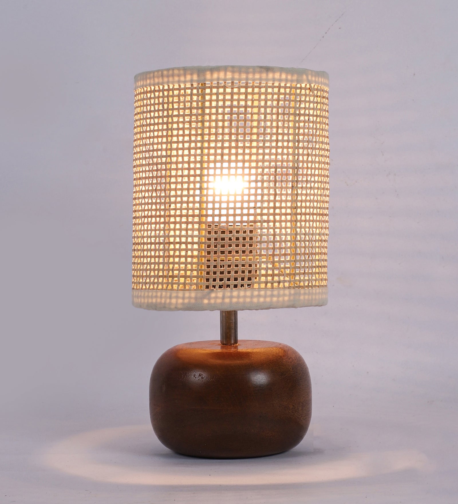 Handwoven Rattan Table Lamp for Cozy Home Décor - Guinevere - Akway Lighting > Table Lamps (Image 2)
