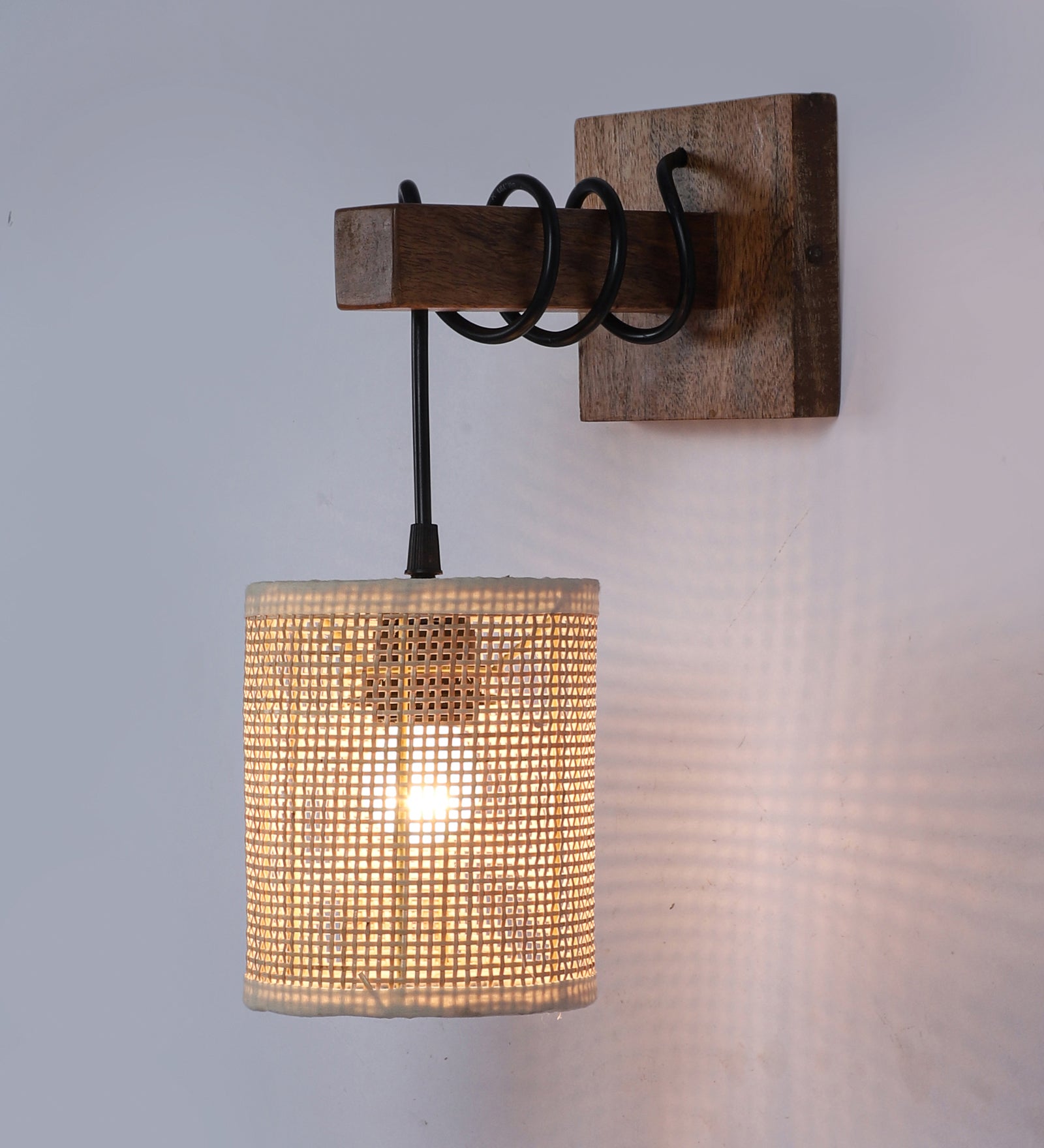 Modern Handcrafted Rattan Wall Lamp for Warm Ambient Lighting - Hazel - Image 7
