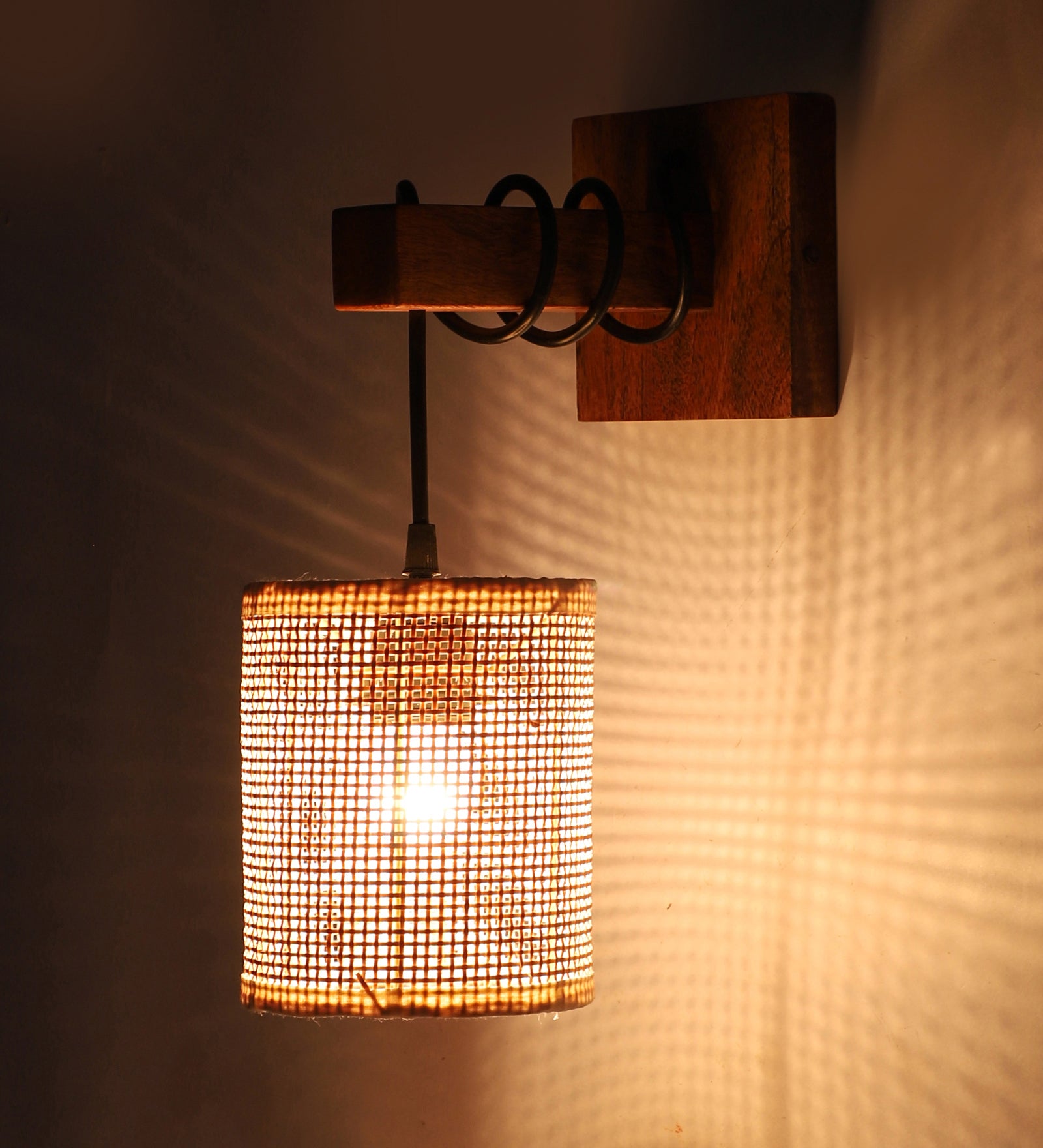 Modern Handcrafted Rattan Wall Lamp for Warm Ambient Lighting - Hazel - Image 8