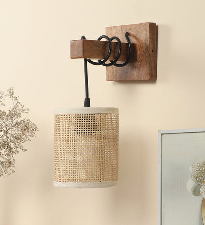 Modern Handcrafted Rattan Wall Lamp for Warm Ambient Lighting - Hazel - Image 6