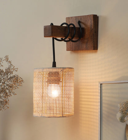 Modern Handcrafted Rattan Wall Lamp for Warm Ambient Lighting - Hazel - Image 9