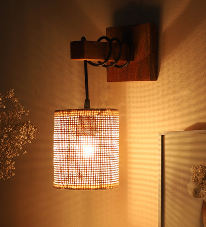 Modern Handcrafted Rattan Wall Lamp for Warm Ambient Lighting - Hazel - Image 11