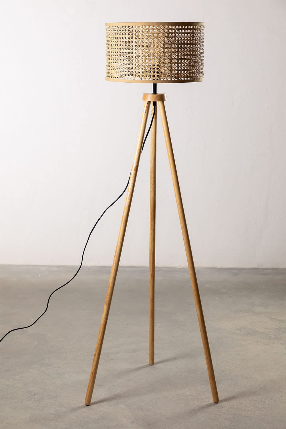 Rattan Webbing wooden Tripod Floor Lamp for Living Room | Cane webbing standing lamp for Bedroom - Harry Lewis by Akway -...