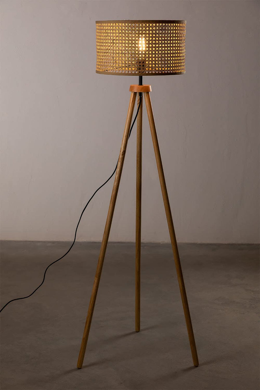 Rattan Webbing wooden Tripod Floor Lamp for Living Room | Cane webbing standing lamp for Bedroom - Harry Lewis by Akway -...
